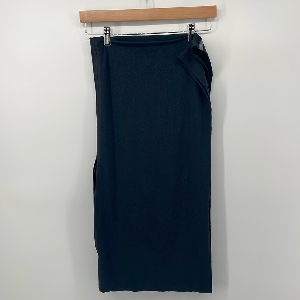 Lululemon Multi Way Scarf in Black and Navy A19 - Picture 2 of 5